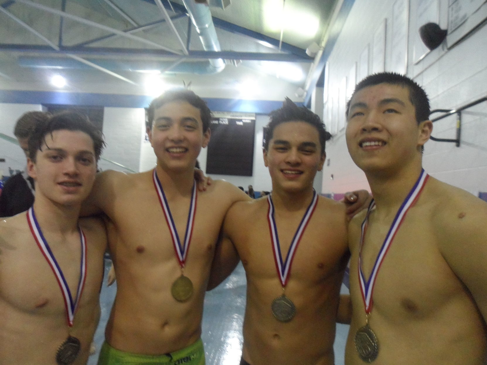 400 freestyle relay, Mainland Regional